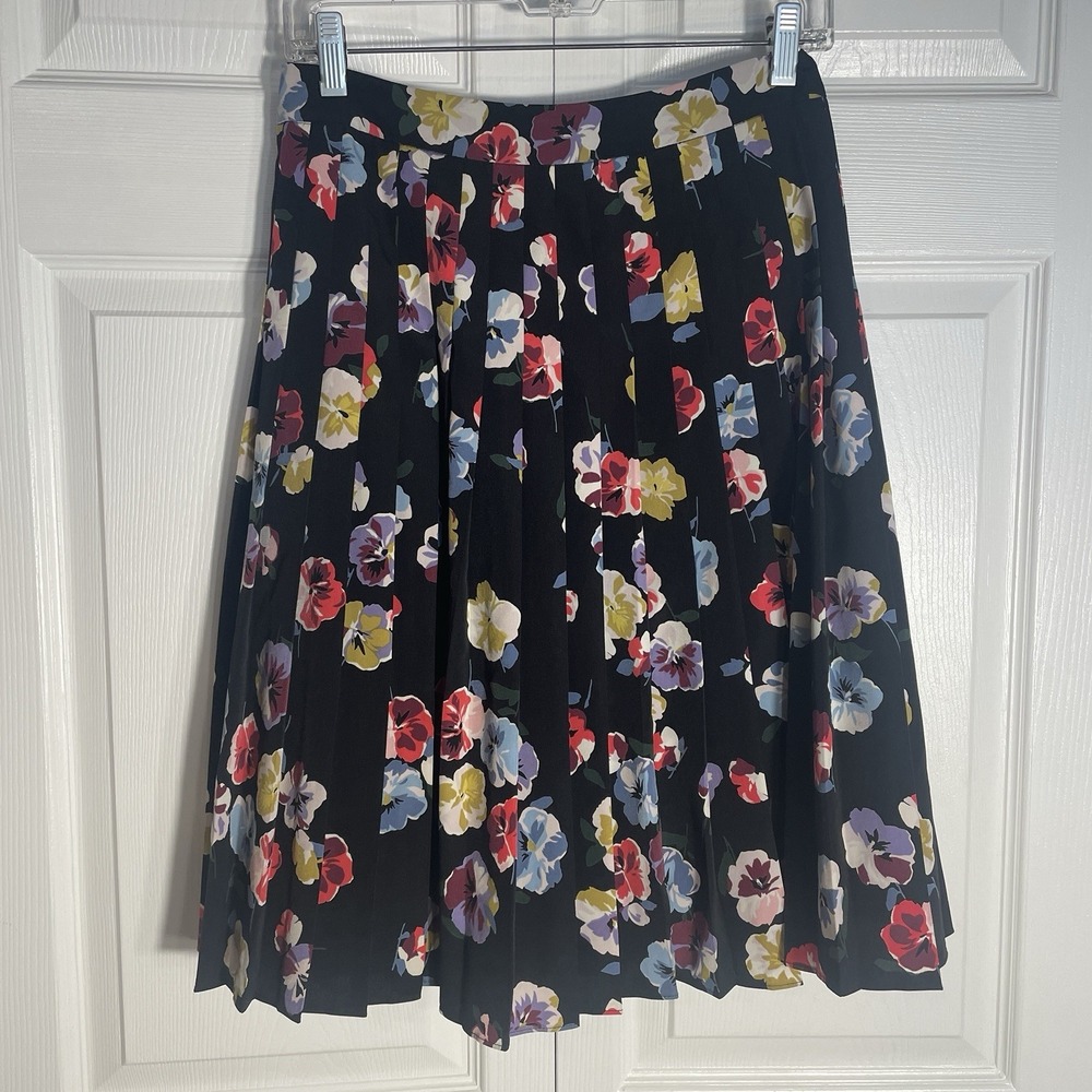 Ann Taylor Pleated Floral Skirt Petite 2 Black Pansies Flowy Feminine A Line Zip
